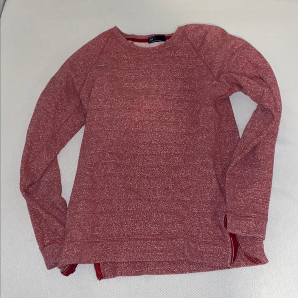 Gap red shirt